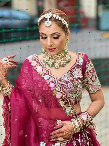A final shot of this seamless look, perfect for a sangeet or reception.