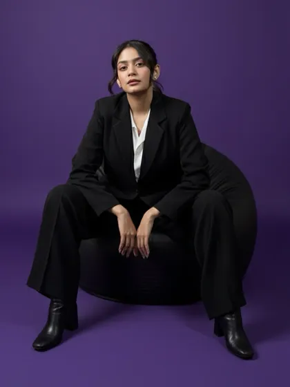 In the courtroom or during a consultation, my focus is unwavering. I project confidence because I come prepared with facts, arguments, and a strategy to defend your rights.