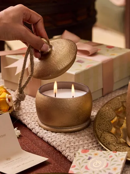 This is more than a candle; it’s an experience. The lidded jar from my Golden Hour collection not only looks beautiful with its matte gold finish but also preserves the Amber Royale fragrance when not in use. It's a small detail that enhances the daily ritual.