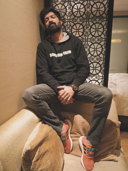 A different pose from the casual couch series.