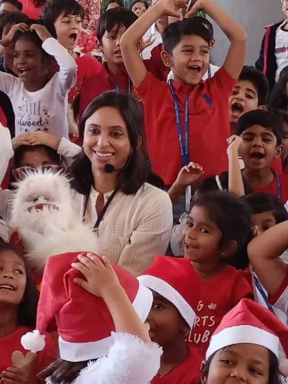 More moments from my travels to schools across the country, each one a unique and joyful experience. From interactive workshops to large assembly performances, I tailor each session to the school's needs.