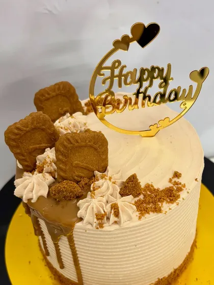 If Biscoff is your love language, this cake is a love letter. It's loaded with Biscoff drip, cookies, and crumbs for the ultimate treat.
