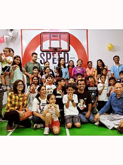 Look at those smiles! This is the best part of our job, seeing a whole party of kids and their parents celebrating together. Here, every child is a champion and gets to feel the thrill of the games.