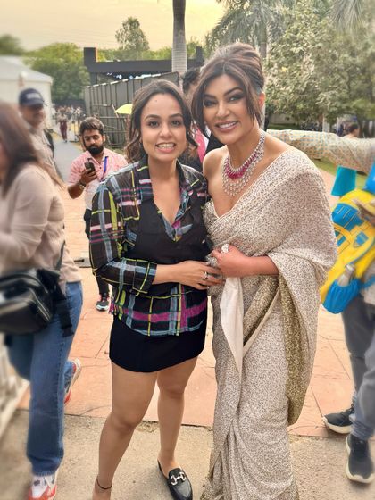 A true fan-girl moment meeting the iconic Sushmita Sen at Lakme Fashion Week. Being in the presence of such inspiring celebrities is one of the best parts of my job.