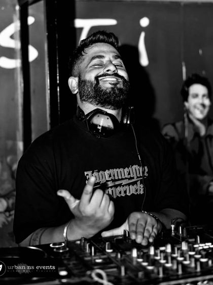 Ankit Kamra - Event DJ Services High-Energy Club Gigs photo 73