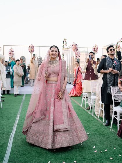 Unforgettable Entries & Baraats photo 8