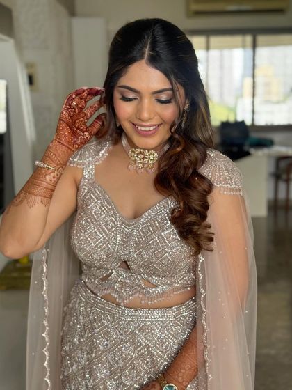 Glamorous Waves for Parties & Receptions photo 17