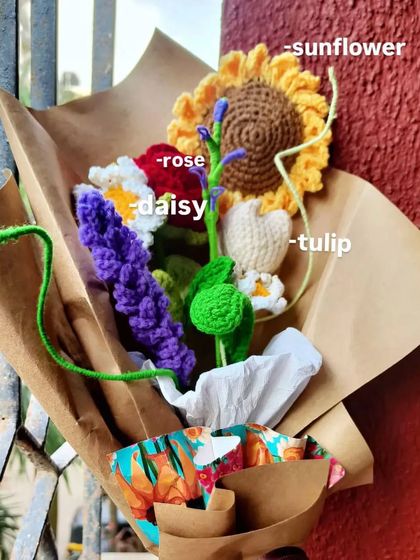 I've labeled the flowers in this custom bouquet so you can see the variety: sunflower, rose, daisy, tulip, and lavender.
