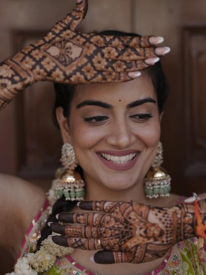 Explore my collection of minimal and elegant henna designs. These are perfect for brides, bridesmaids, or any festive occasion where you want a touch of beautiful, understated art.