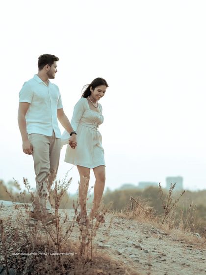 Bangalore Photographers - Pre-Wedding & Couple Photoshoots Earthy Elegance: Lakeside & Nature Shoots photo 5