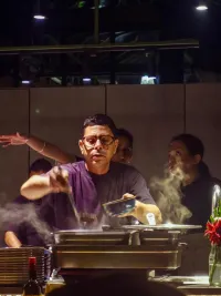 Curated Dining Experiences (Chef Pop-ups)