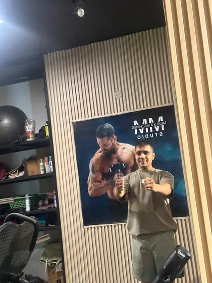 Thumbs up for motivation.