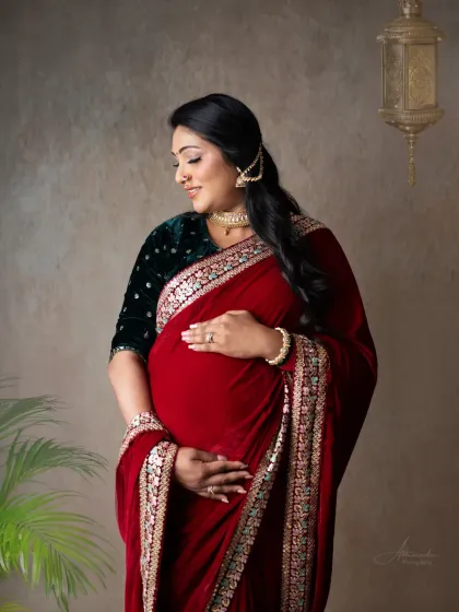 Abhinandan Photography - Maternity Photography Timeless Saree Portraits photo 5