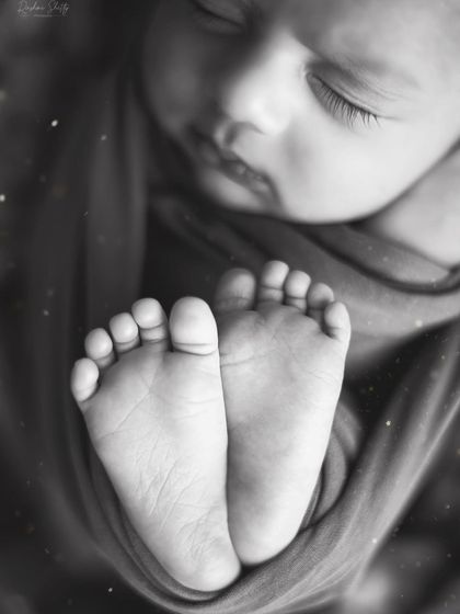 Newborn Portraits: The First Few Days photo 4