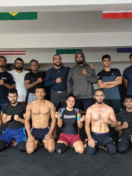 Greeting the weekend with some hard sparring rounds. This is how we end the week strong.