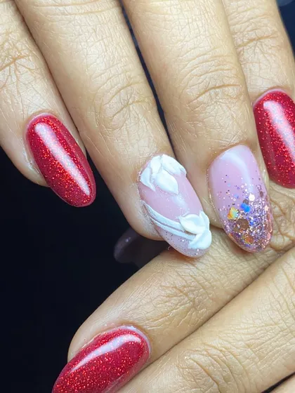 Another view of the red and white 3D nail art set.