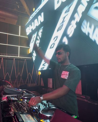 DJ Performance