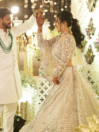 Modern Pastel & Ivory Brides photo 48