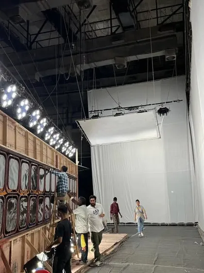 On this TVC shoot, the cinematographer used multiple Creamsource SpaceX fixtures to light a large set. Our crew is adept at rigging lights at height to create broad, soft sources that cover expansive areas within a studio.