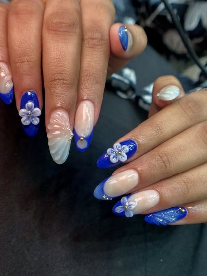 A close-up of the stunning 3D flower art. I sculpt each petal by hand to create a realistic and beautiful effect.