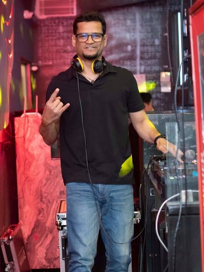 Hemanth Bhat - Wedding DJ Services Behind the Decks photo 29