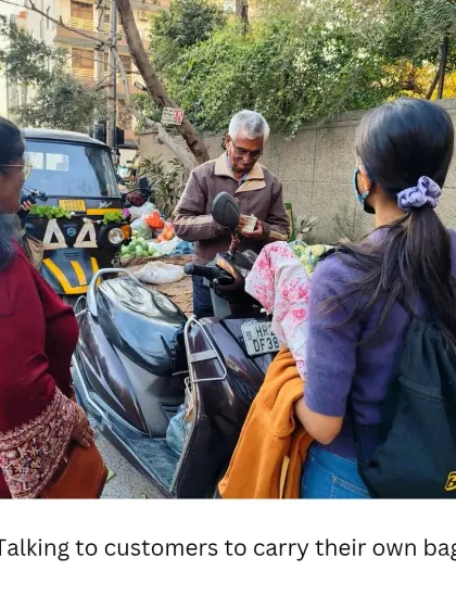 Talking to customers at the local market about the importance of carrying their own bags. Every conversation is an opportunity to create awareness and inspire change, one person at a time.