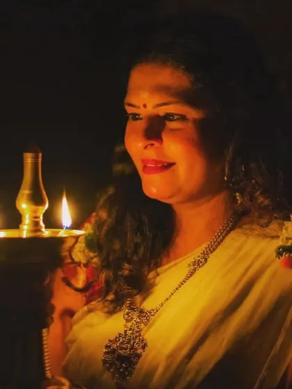 The beauty of traditional wear is timeless. For an Onam celebration, I styled this classic off-white Kerala saree with a simple red blouse, temple jewelry, and jasmine in my hair for an authentic festive look.