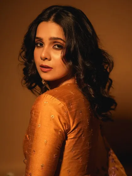 Working with Rashmi Agdekar for Suta Bombay. Her festive look featured a soft smokey eye and a warm, glowing complexion that complemented the rich tones of her outfit.