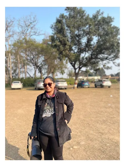 This series is called "finding pockets, and the perfect shot!" A little behind-the-scenes humor for Women's Day.
