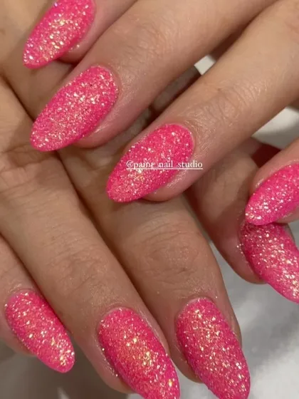 For the ultimate pink lover, this set is pure magic. I used a super sparkly, reflective pink glitter for full coverage, creating a look that’s impossible to ignore.