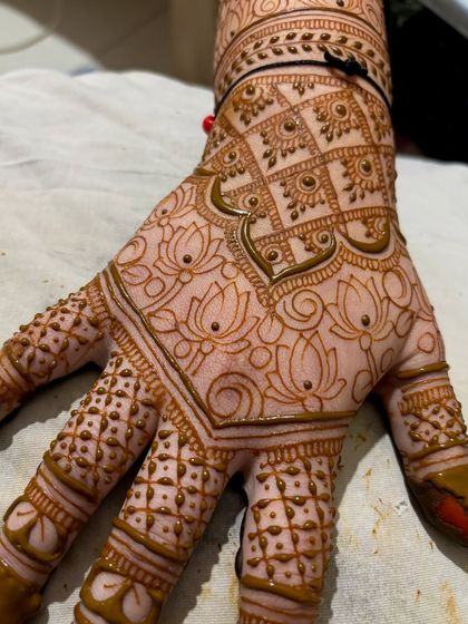 Mitali - Mehendi for Special Occasions Exquisite Bridal Mehendi photo 20