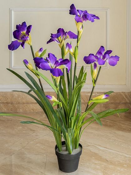 The deep, rich purple of these artificial iris flowers can lift any mood. They are perfect for creating a striking floral arrangement that remains vibrant all year long.