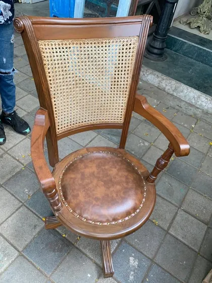 Top view of the vintage-style office chair.