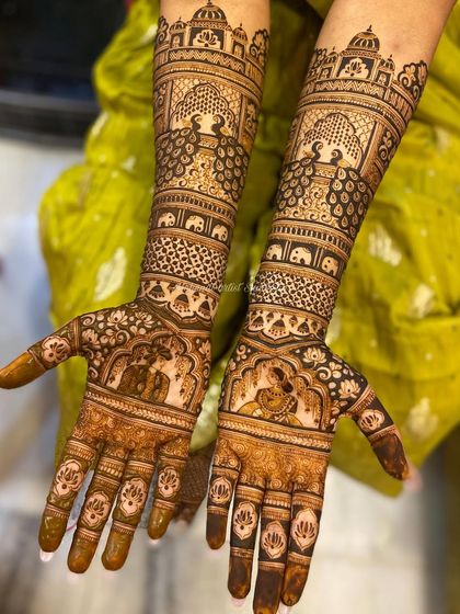 Intricate Bridal Mehendi photo 21