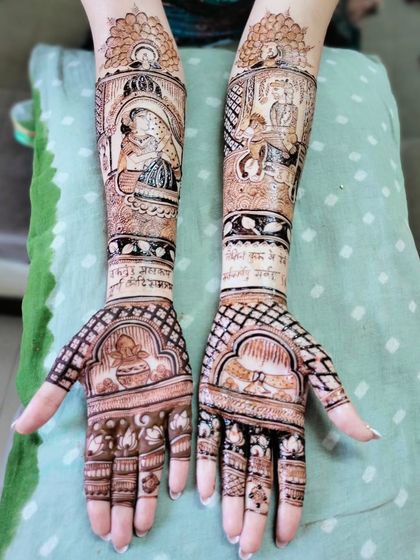 This design includes wedding vows written in Hindi script. The portraits show the bride and groom during the ceremony, with doli scenes on the arms.