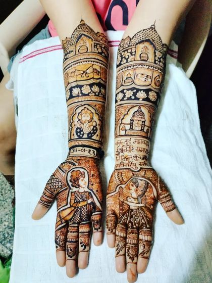 This design includes portraits of the couple as kids, along with their wedding portraits. It's a very personal way to tell their story, and I even added the date.