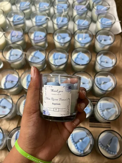We made these baptism candles for a baby boy, using a lovely green and yellow color palette with blue feet embeds.