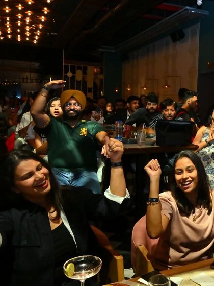 Vibe hai, vibe hai! The energy from the crowd is what fuels us. Look at that 'balle balle' in the back!