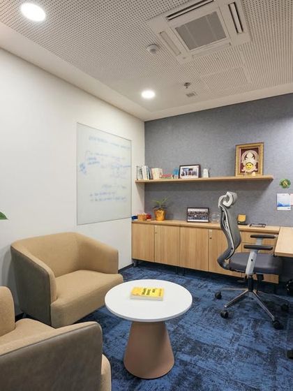 Modern Office & Commercial Interiors photo 3