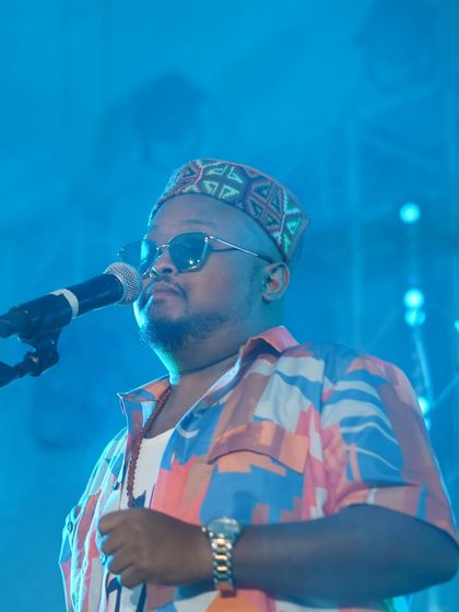 Loysum - Acoustic & Unplugged Performances On Stage: Live Gigs & Events photo 8