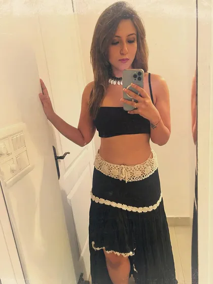 Another angle of my boho-chic outfit. The shell choker completes the look.