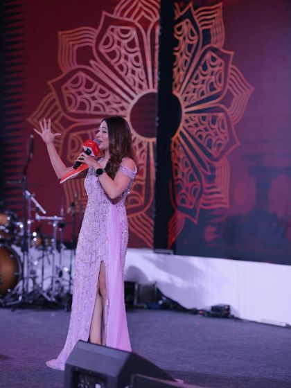 Caught in the moment during a corporate awards night for Canon. I love celebrating employee achievements and making the evening memorable for the entire team.