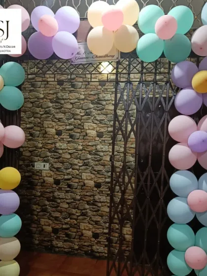 The entrance to the fairy party was decorated with a lovely pastel balloon arch in the shape of flowers.