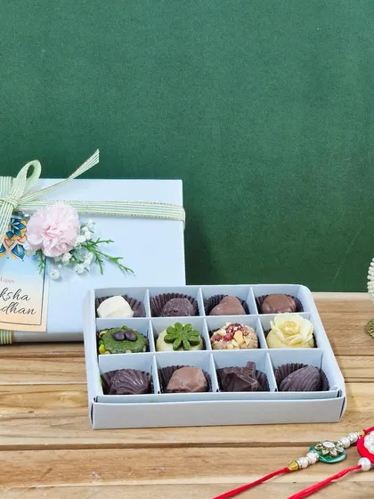 Another look at my popular mixed mithai and chocolate box for Rakhi, presented with a beautifully wrapped gift box and a festive rakhi. It’s a thoughtful way to cater to all tastes.