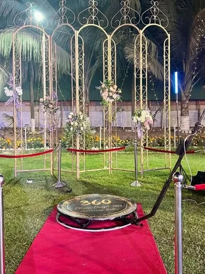 Yes, I can set up anywhere, even outdoors! This photo shows my 360 photo booth set up on a lawn for an elegant garden party. The professional setup works beautifully in any environment, day or night.
