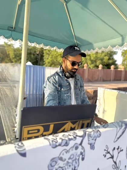 When work comes with serene Rajasthani aesthetics. DJing at the Bal Samand Lake Palace in Jodhpur was an unforgettable experience.