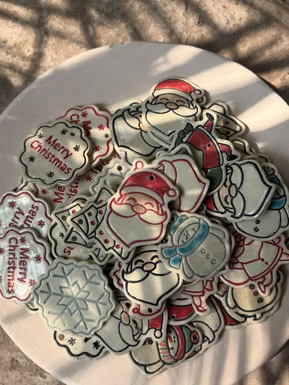 Sometimes the smallest things hold the most meaning. These little ceramic Christmas charms are perfect for gifting, decorating, or adding a little sparkle to your gift wrapping.