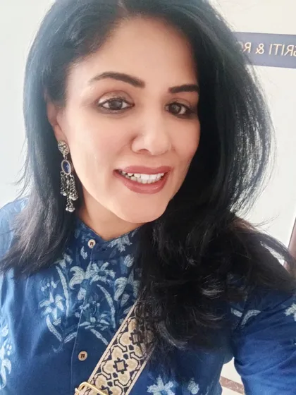 A comfy indigo cotton dress is perfect for a Sunday coffee date that stretches into lunch. I paired it with simple silver earrings and a ring for a relaxed, chic vibe.