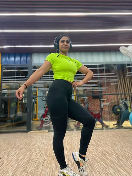 Another angle of my side pose. Consistency is key to improvement.