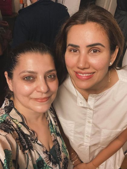 It's always so nice to have old students return to class. A happy reunion with Sonali after a group session.